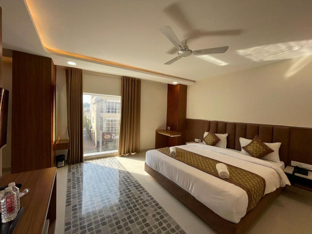 Hotel Santoor Varanasi Exteriör bild