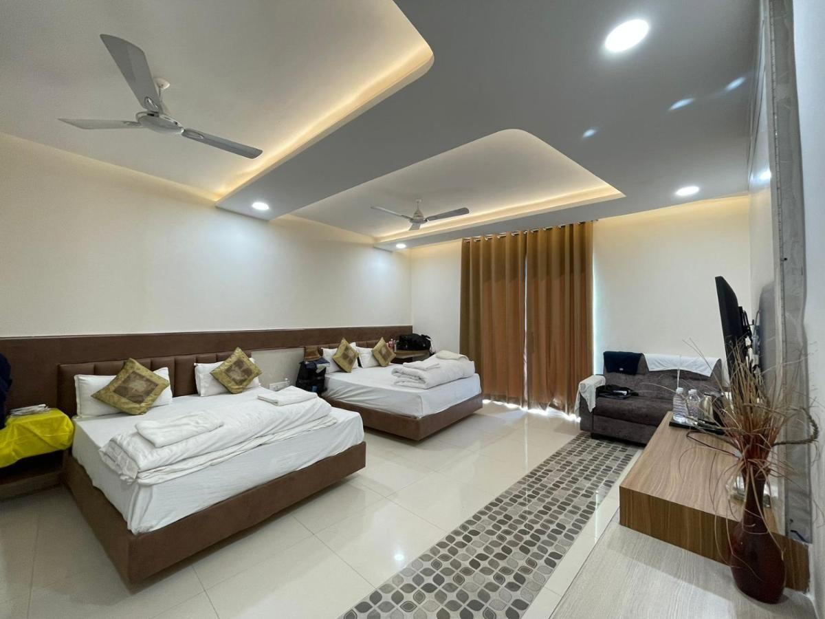 Hotel Santoor Varanasi Exteriör bild