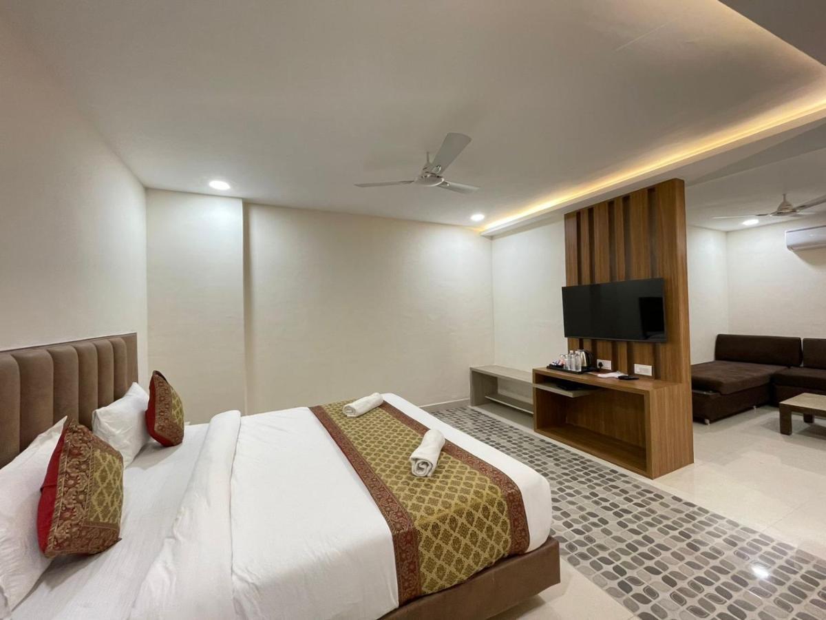 Hotel Santoor Varanasi Exteriör bild