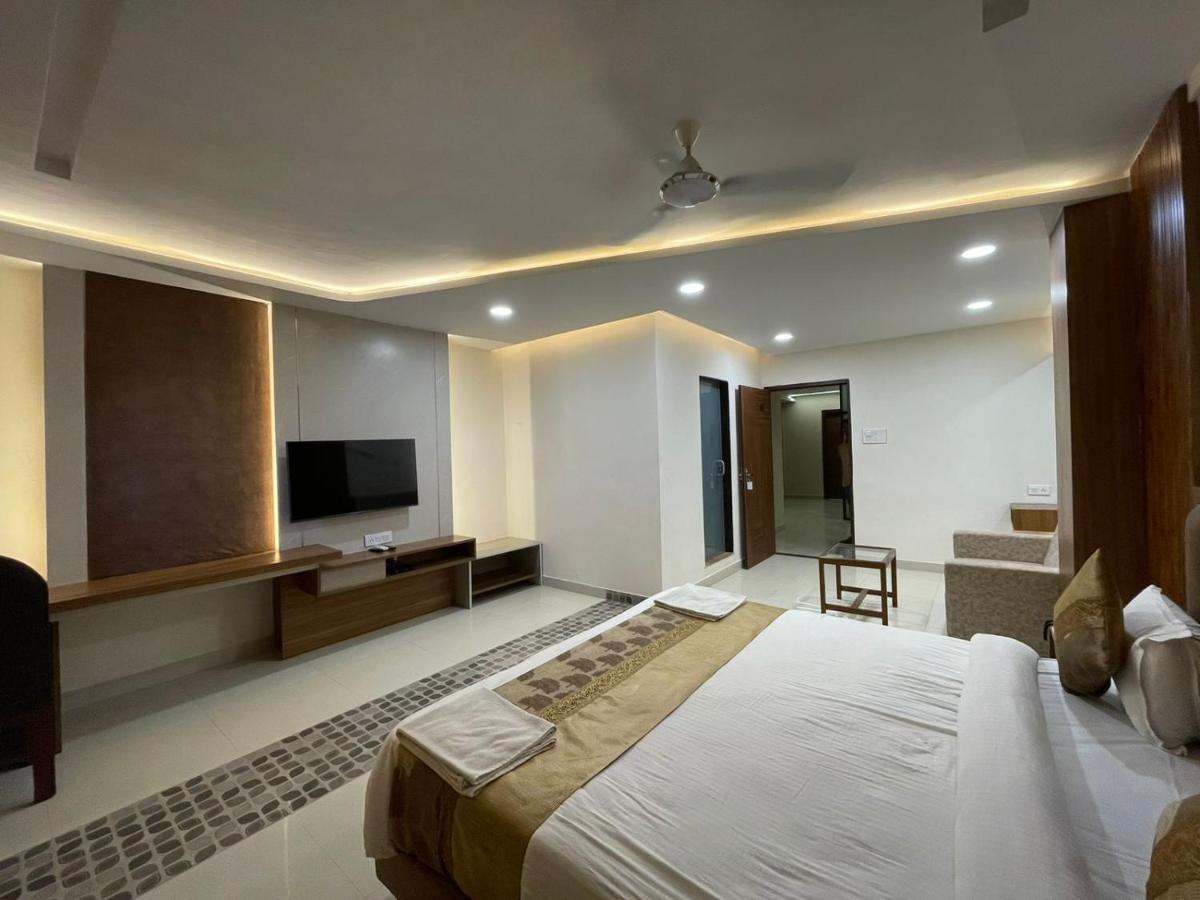 Hotel Santoor Varanasi Exteriör bild