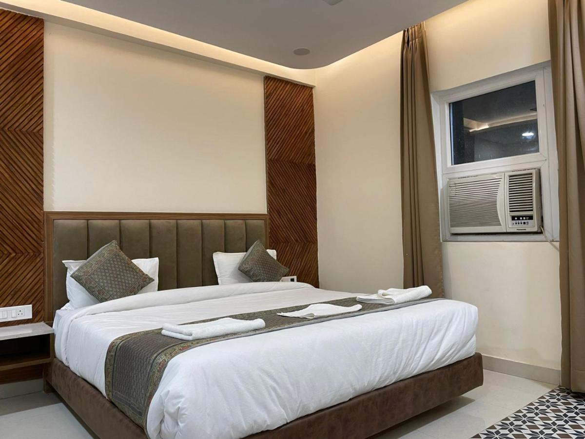 Hotel Santoor Varanasi Exteriör bild