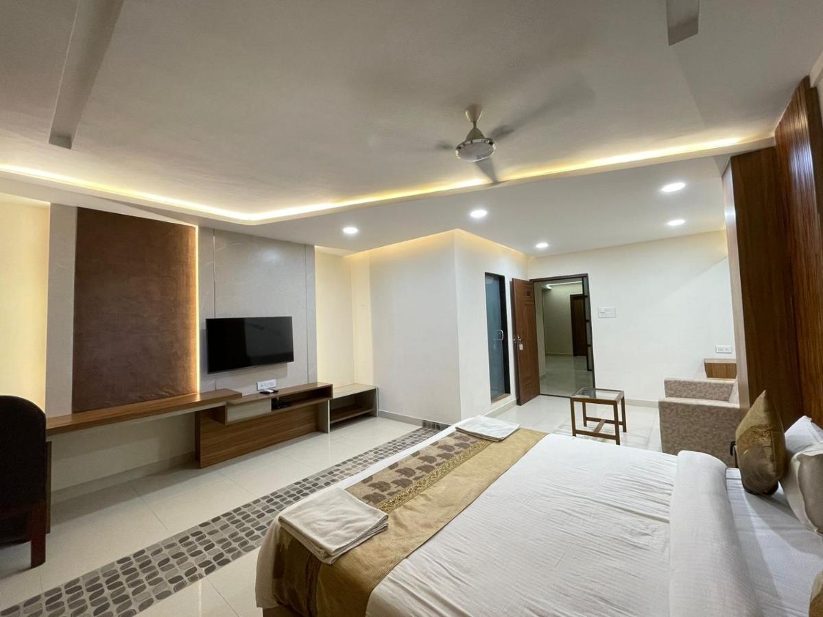 Hotel Santoor Varanasi Exteriör bild