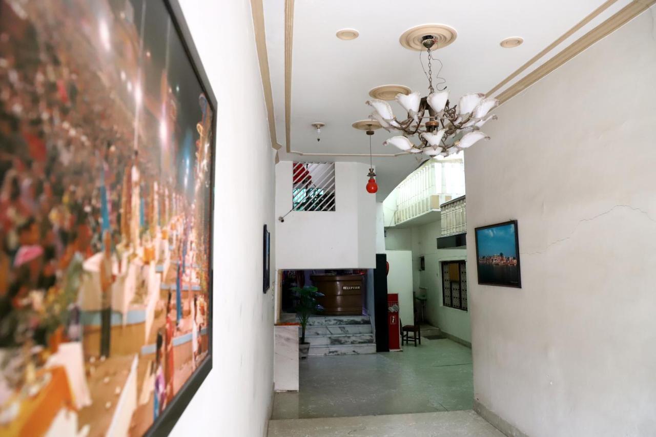 Hotel Santoor Varanasi Exteriör bild